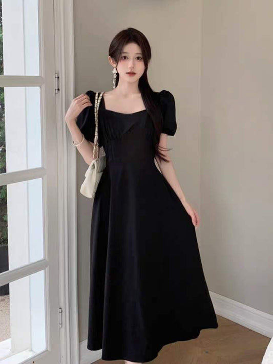 Vestido con Diseño a La Espalda